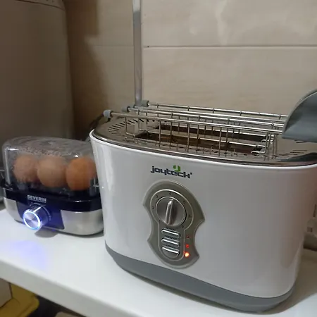 Bed & Breakfast Coffee And The *