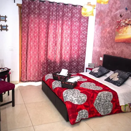 Bed & Breakfast Coffee And The *