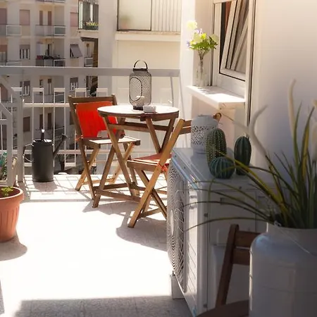 Bed & Breakfast Coffee And The *